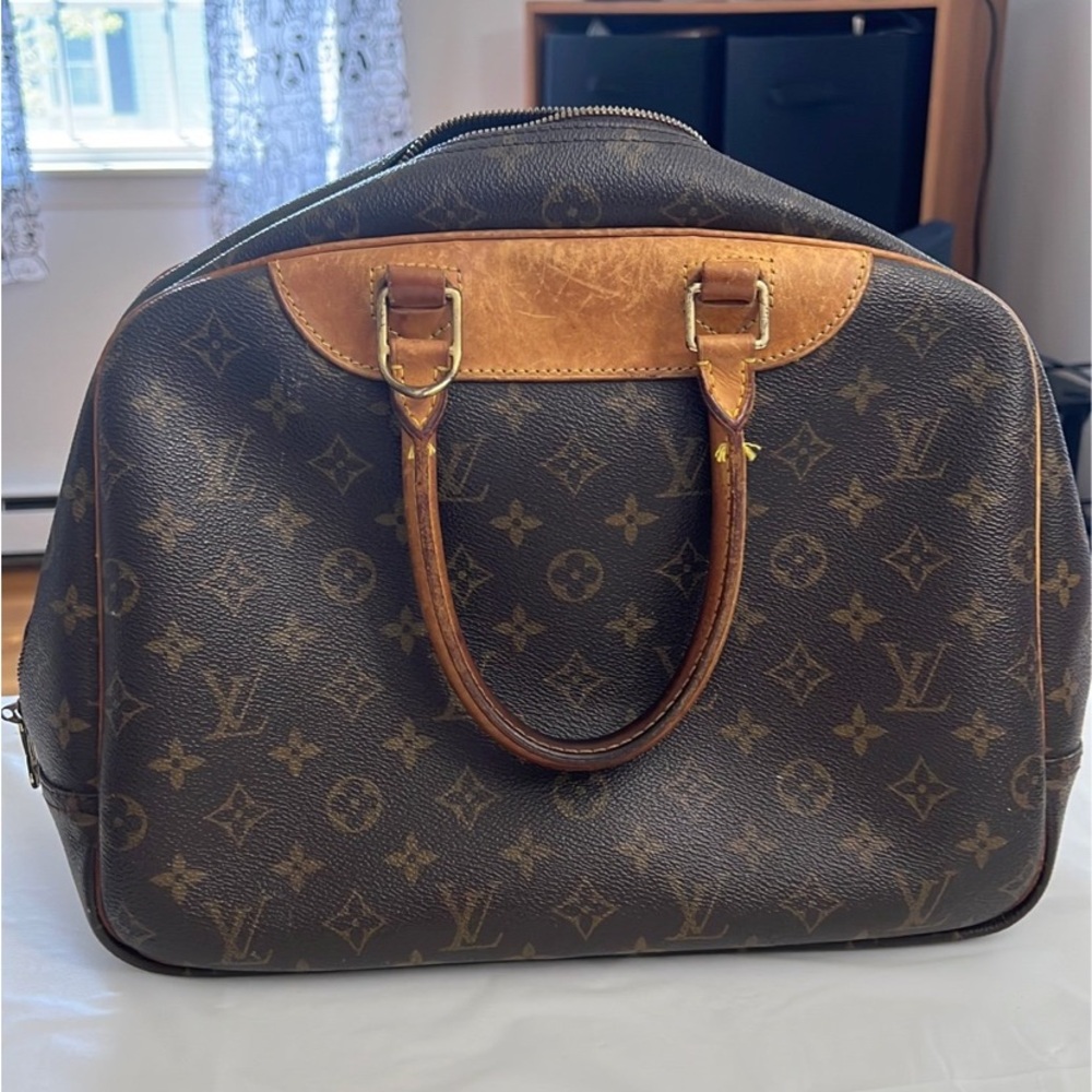 Authentic Louis Vuitton Deaville